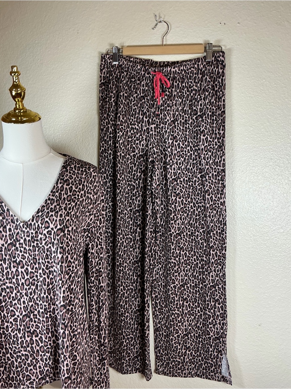Tommy Bahama Leopard Print Pajama Set Women’s Medium Wide Leg Lounge PJs - Picture 5 of 16